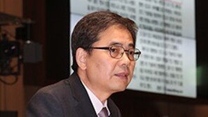 곽상도 “문 대통령 딸, 건강보험 부정 수급 의혹”…靑 “영주권자 아니라 가능”