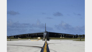 美 B-52 전략폭격기, 영유권 분쟁 남중국해 또 비행