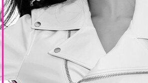 마마무 화사, 새 앨범 콘셉트 포토 공개…치명적 눈빛