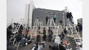 곤 닛산 前회장 보석금 100억원 납부, 6일 석방 전망
