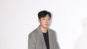 류준열 “절친 손흥민, 토트넘 동료들과 ‘돈’ 보겠다고…평가 기대”