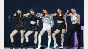 SM 뒤쫓는 JYP…엔터주 지각변동 일어나나