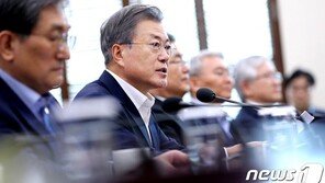靑, 개각 막판까지 고심…외교 이어 통일장관도 유임 가능성