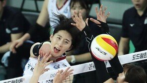 도로공사, 흥국생명 잡고 8연승…역전 우승 희망 이어가