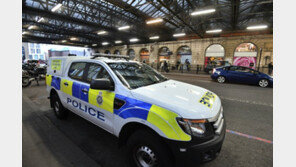 영국 공항·기차역 이어 대학·은행서 ‘폭발물 의심’ 우편물 발견