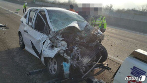 경부고속도서 차선 변경하던 모닝, 트레일러 추돌…운전자 숨져