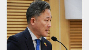 표창원 “이명박 석방, 항소심 준비 유리…‘유권무죄, 무권유죄’ 아쉬움”