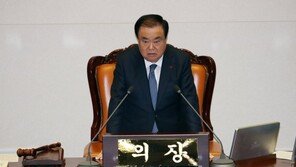 문희상 국회의장 “15년 만에 가장 늦은 개회식…민생입법 신속 처리해야”