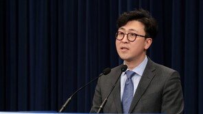 靑 “경사노위서 탄력근로제 확대안 등 의결 무산 유감”