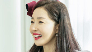 [스타일리포트①] 화사하게, 사랑스럽게…미세먼지 뚫고 핀 ‘엄지원 패션’