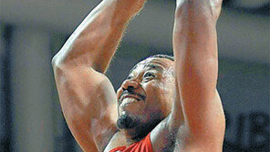 황당하게 떠난 사이먼 “KBL 동료들과 요즘도 영상통화”