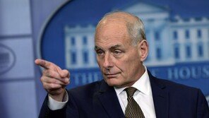 켈리 前백악관 비서실장 “국경장벽 건설은 돈 낭비”