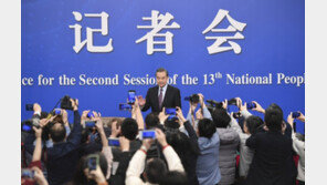 中 왕이 위원 “비핵화 협상, 높은 문턱·비현실적 요구 말아야”