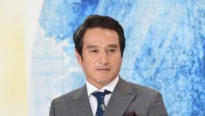 ‘미투 피소’ 조재현, 성폭행 손해배상 소송 공판 연기