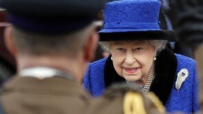 92세 英여왕의 첫 인스타 “19세기 수학자의 편지”