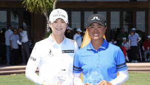 덕담과 사인 주고받은 박성현과 유카 사소