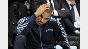 우리카드 한데 뭉친 아가메즈, “아직 안 끝났어”