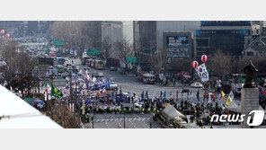 朴 전 대통령 탄핵 2년’ 도심서 태극기집회…“탄핵 무효·석방” 주장