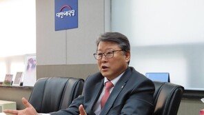 조원진 “박근혜 2년 감금 마녀사냥…황교안 낙제점”