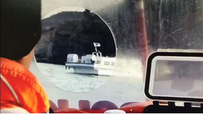 백령도 인근서 유람선 암초 걸려 좌초…승객 65명 전원 구조·3명 부상