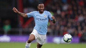 ‘스털링 해트트릭’ 맨시티, 왓포드 꺾고 선두 유지