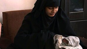 영국 귀국 원했는데 시민권 박탈 …‘IS 신부’ 아기 사망 논란