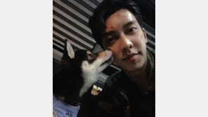 [내가 왜 떴게?] 먹지 마, 피부에 양보해…이승기, 개 뽀뽀