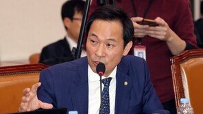 우상호 “文대통령, 중진 3명 입각 부담…음모론 제기 말라”
