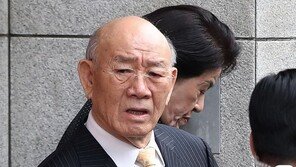 전두환 ‘골목성명’ 없이 광주행…이순자 ‘신뢰관계인’ 자격 법정 동석  