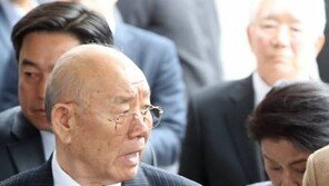 전두환, 광주지법 앞 취재진에 “이거 왜 이래” …‘전형적 치매노인’ 맞아?