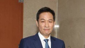 한국당 지지율 30%대 회복…우상호 “황교안·나경원, 서로 ‘내 덕’ 확신”