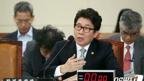 조명래 환경장관 “미세먼지, 북한서도 많이 내려왔다”