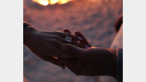 ‘50세’ 제니퍼 로페즈, ‘연하’ 알렉스 로드리게스와 2년 열애 ‘약혼’