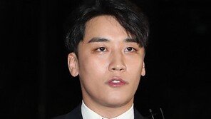 승리 피의자 입건→몰카 공유 의혹→YG 주가 급락…시총 1100억 증발