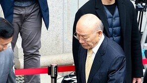 전문가 “전두환, 실질적으론 끌려간 것 …광주, 최소 2번은 더 가야”