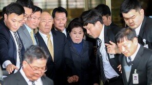 전두환씨 변호인 재판 쟁점 조목조목 반박…혐의 부인