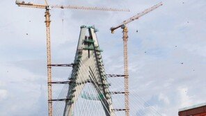 브루나이 우리 기업 건설 현장 찾은 文…“여러분이 외교관”