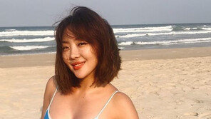 [내가 왜 떴게?] 싸라계시네여…나르샤, 수영복