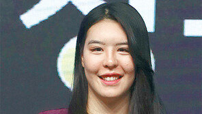 만장일치 박수… ‘최연소 MVP’ 박지수