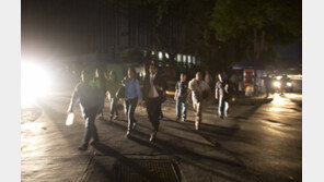 “스페인 조종사들,  카라카스에서 무장세력에  피습”