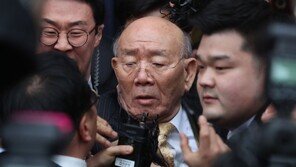 이낙연 총리 “전직 대통령 5·18 재판, 안타까워…진상 완전히 규명해야”