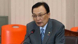 與 “나경원 발언, 국가원수 모독…국회 윤리위 회부”