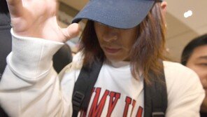 ‘몰카 의혹’ 정준영, 귀국…“미안하다, 그냥 가겠다”