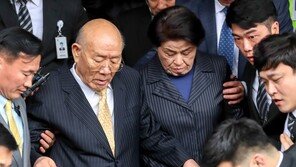 전두환 측 “90세 노인에게 집 나가라는 건 생존권 위협”