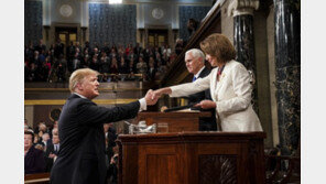 트럼프, ‘탄핵 반대’ 표명한 펠로시 의장에 “고마워”