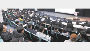 “내 일자리 어디 없나요?” 채용설명회 북적