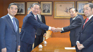일본 간 허창수 “한일 좋은 관계 유지위해 노력”