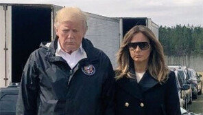 트럼프 “가짜 멜라니아? 가짜뉴스” 발끈