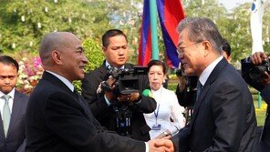 文대통령, 캄보디아 국왕 환담…한반도 평화 지지 당부도