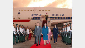 동남아 순방 마친 文…‘新남방’ 활로 속 한반도 평화 고심